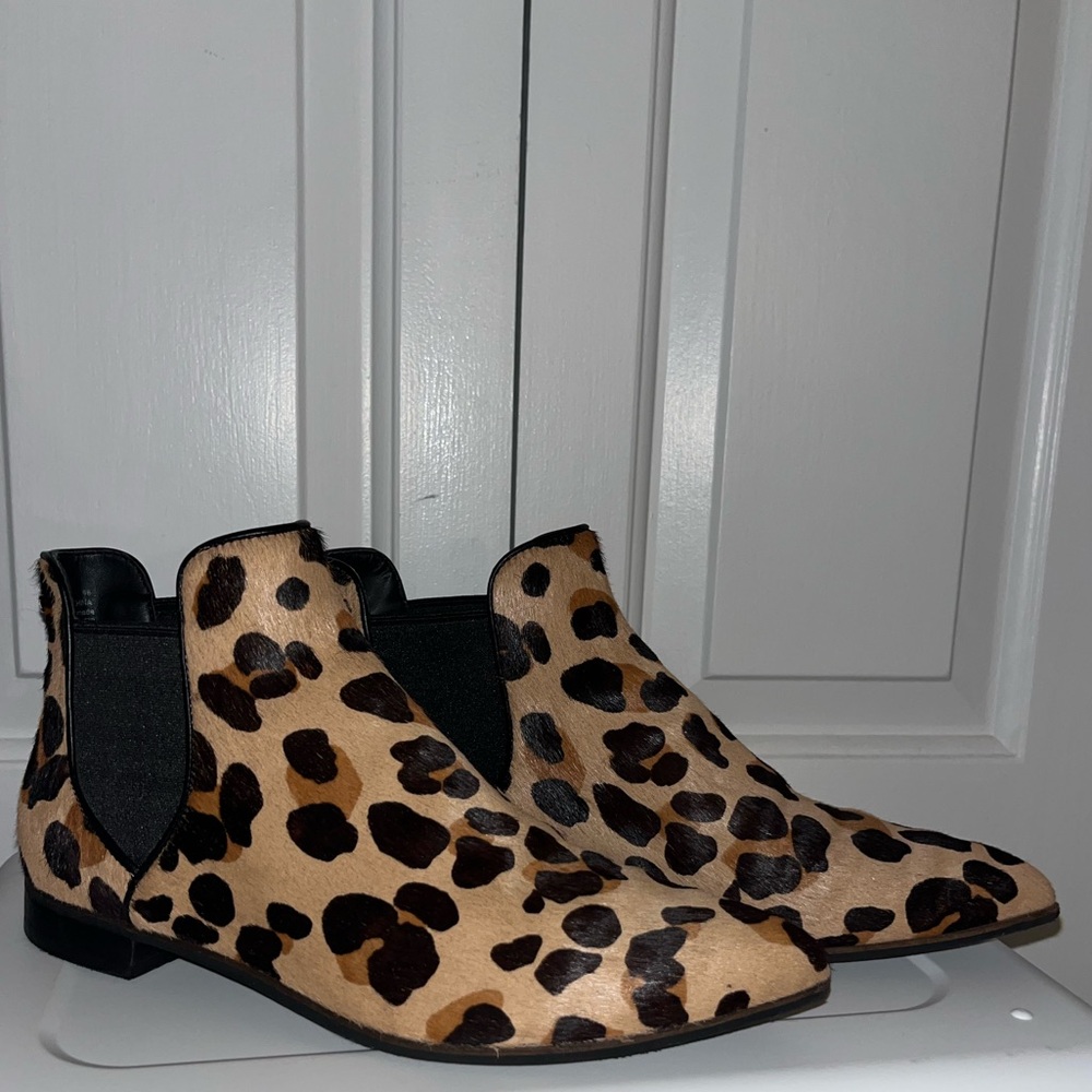 Cole Hahn size 9 cheetah booties